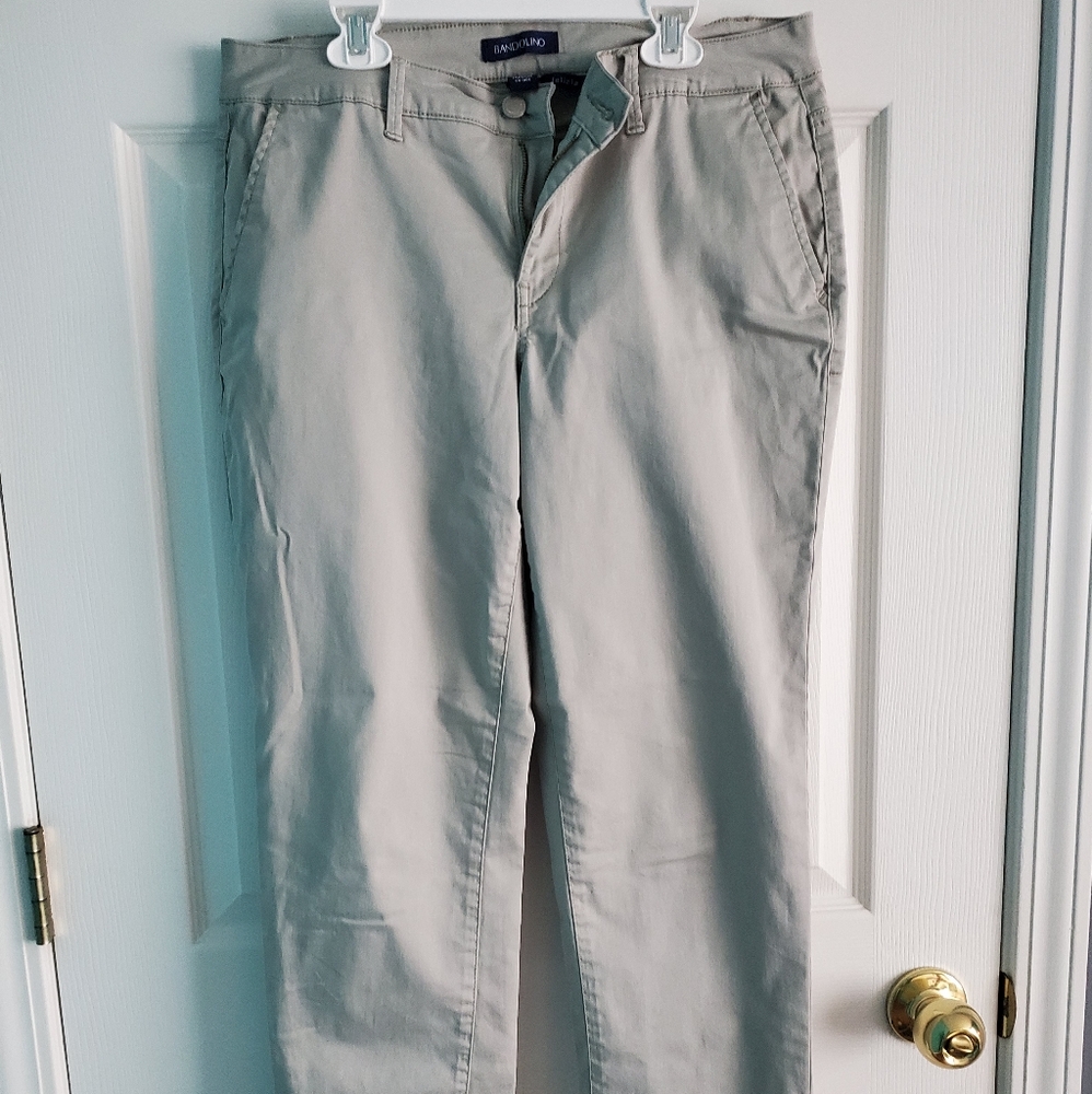 Bandolino type cargo pants